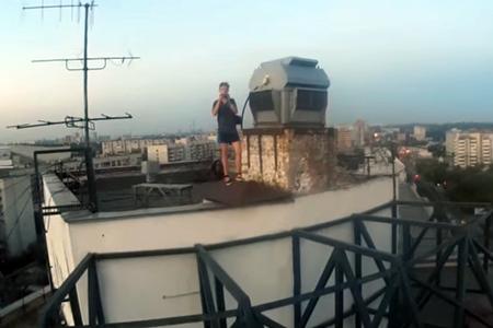 Омские руферы забрались на здание Следственного комитета Омские руферы забрались на здание Следственного комитета