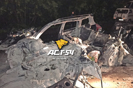 Новосибирец угнал автомобиль, врезался в автобус и погиб Новосибирец угнал автомобиль, врезался в автобус и погиб