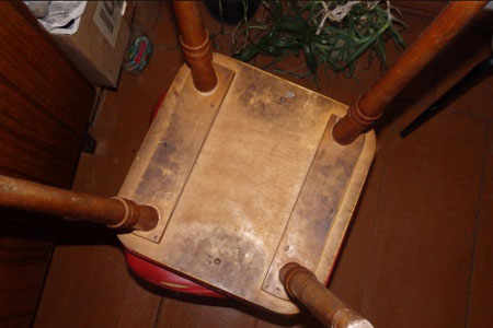 Житель Забайкалья в пьяной браваде табуретом проломил школьнику череп Житель Забайкалья в пьяной браваде табуретом проломил школьнику череп