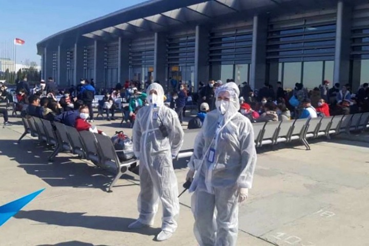 Сотни россиян застряли в Бишкеке после запрета на перелеты Сотни россиян застряли в Бишкеке после запрета на перелеты