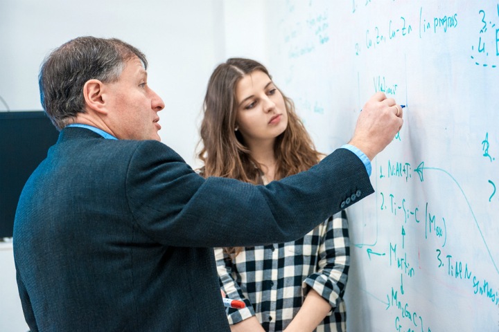 Ученые обнаружили невозможный материал. Он не должен существовать по законам химии