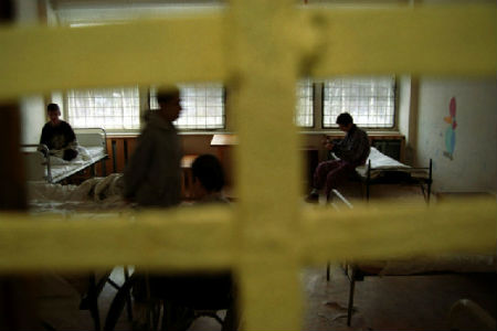 Красноярский полицейский, убивший двух бомжей и напавший на коллегу, признан психически больным Красноярский полицейский, убивший двух бомжей и напавший на коллегу, признан психически больным