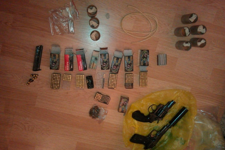 Ранее судимый казак прятал в Барнауле оружие, боеприпасы и взрывчатку