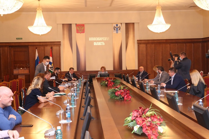 «Пострадали все»: новосибирские депутаты обсудили с бизнес-сообществом меры поддержки для предпринимателей «Пострадали все»: новосибирские депутаты обсудили с бизнес-сообществом меры поддержки для предпринимателей