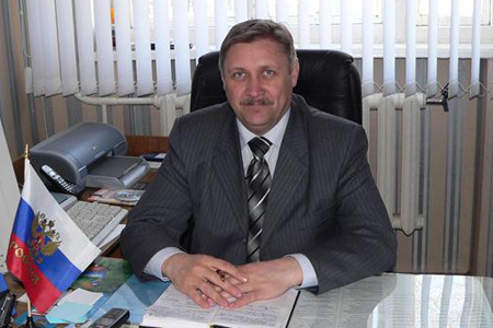 Новосибирские единороссы рассказали, что читают подарки Александра Карелина Новосибирские единороссы рассказали, что читают подарки Александра Карелина