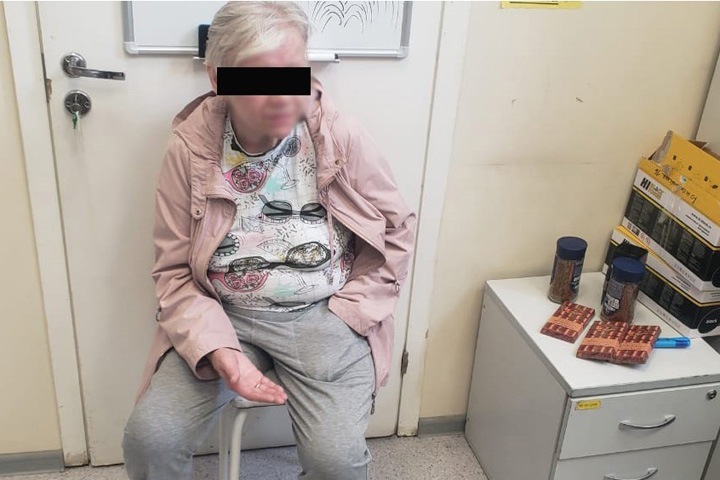 Новосибирских пенсионеров поймали на кражах хлеба и консервов Новосибирских пенсионеров поймали на кражах хлеба и консервов