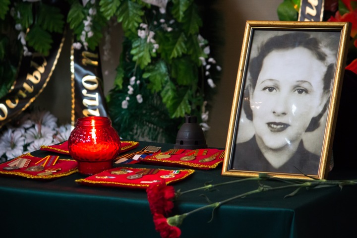 Со старейшей актрисой России простились в Новосибирске