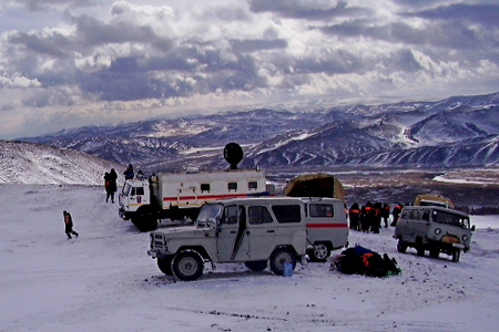 Семьи пропавших во время схода лавины в Туве подростков получат по 100 тыс. рублей