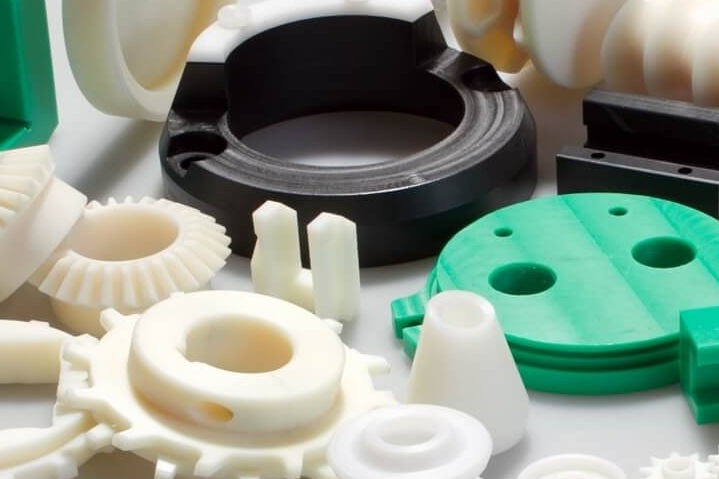 Литье пластмасс и создание формы Литье пластмасс и создание формы