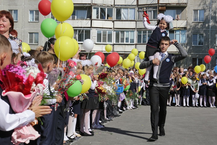 Анатолий Локоть: за поборы в школах могут уволить