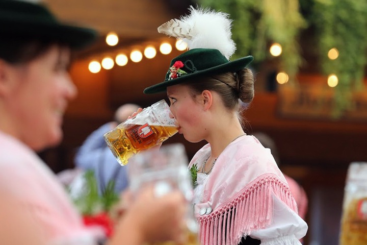 Кемеровский губернатор обсудил «Октоберфест» с католическим кардиналом