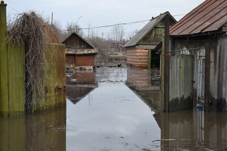 Более 50 человек эвакуированы из поселка в Красноярском крае из-за разлива реки