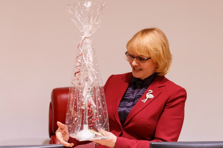 «Рыдала на выборах мужа»: СМИ о женах новых сибирских губернаторов