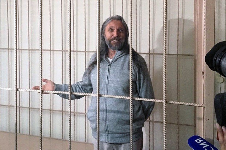 Со второго пришествия. Как новосибирский суд арестовал называющего себя Христом Виссариона из-за газлайтинга Со второго пришествия. Как новосибирский суд арестовал называющего себя Христом Виссариона из-за газлайтинга