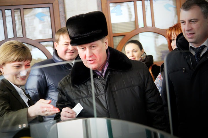 Локоть не спешит выдвигаться в губернаторы Локоть не спешит выдвигаться в губернаторы