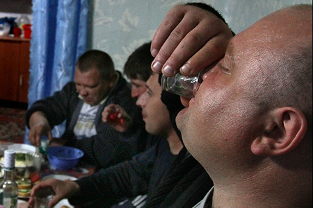 Жители Красного Великана продолжают умирать от отравления суррогатом