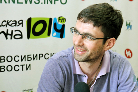 Алексей Толоконский оценил затраты на арену для мини-футбольного «Сибиряка» Алексей Толоконский оценил затраты на арену для мини-футбольного «Сибиряка»