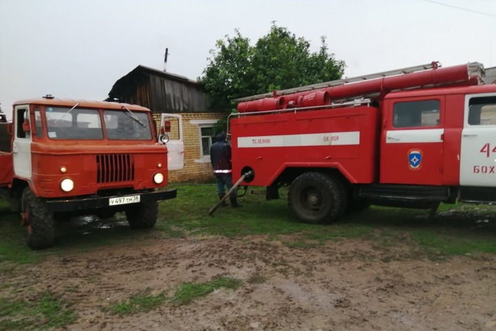 Более 10 иркутских поселений остались без света Более 10 иркутских поселений остались без света