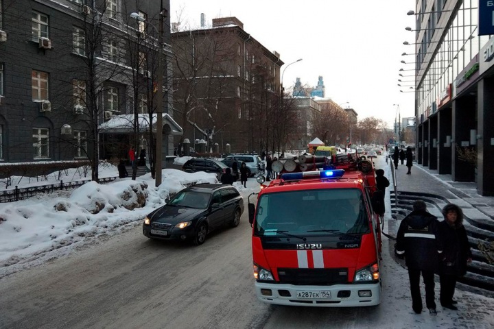 Неизвестные сообщили о минировании зданий в Сибири. Онлайн Неизвестные сообщили о минировании зданий в Сибири. Онлайн