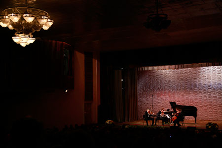 Репин в Бердске: «Очень сложно здесь играть, но что делать, если нет другого зала?» (фото и видео)