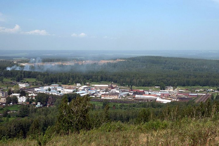 Власти заявили об опасности провала трассы, по которой возят новосибирских школьников Власти заявили об опасности провала трассы, по которой возят новосибирских школьников