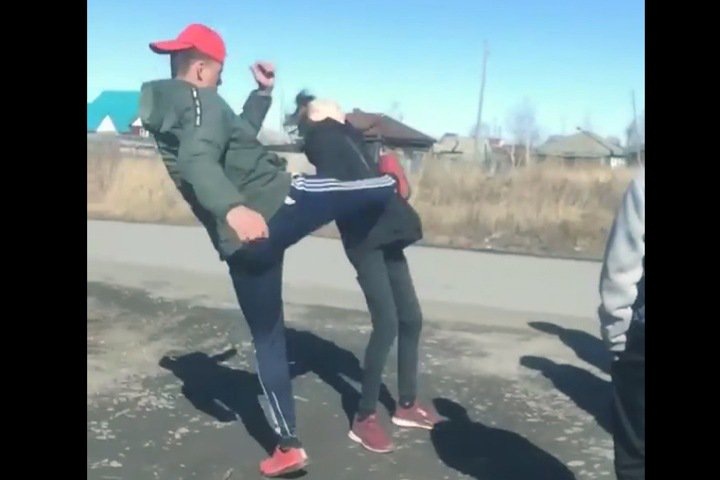 Четверо подростков пострадали от избиений в Барабинске Четверо подростков пострадали от избиений в Барабинске