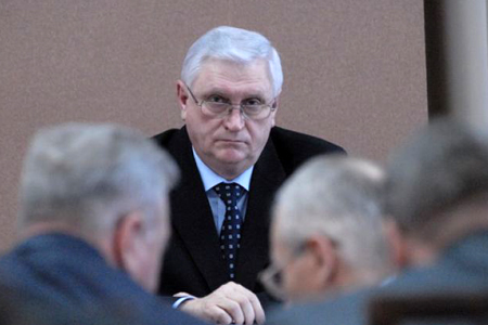 СК заподозрил сити-менеджера Барнаула в махинациях с землей СК заподозрил сити-менеджера Барнаула в махинациях с землей