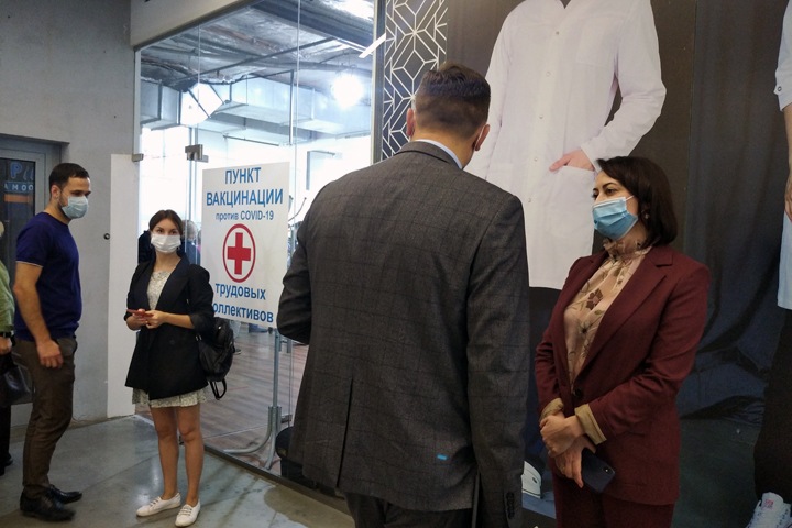 Новосибирцы создали петицию за отмену обязательной вакцинации от ковида Новосибирцы создали петицию за отмену обязательной вакцинации от ковида