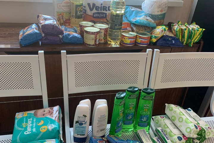 Новосибирский депутат начала собирать гуманитарную помощь для украинских беженцев Новосибирский депутат начала собирать гуманитарную помощь для украинских беженцев