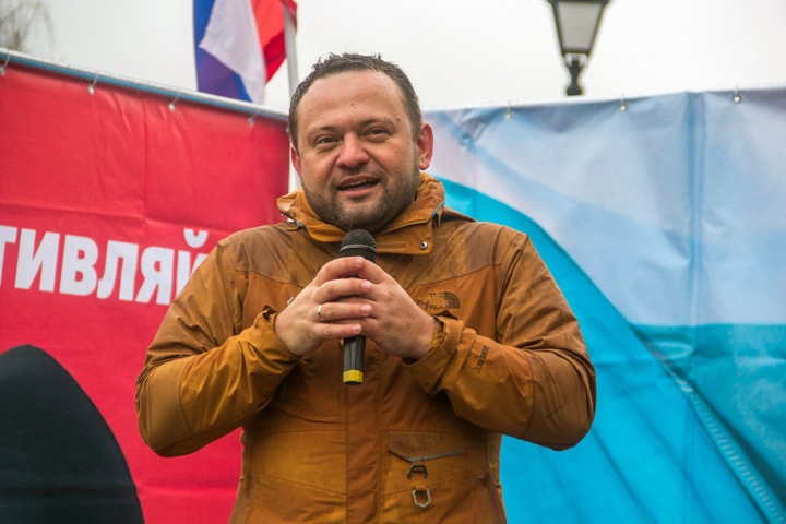 Депутат под арестом и штраф за надпись про Путина. Числа недели Депутат под арестом и штраф за надпись про Путина. Числа недели