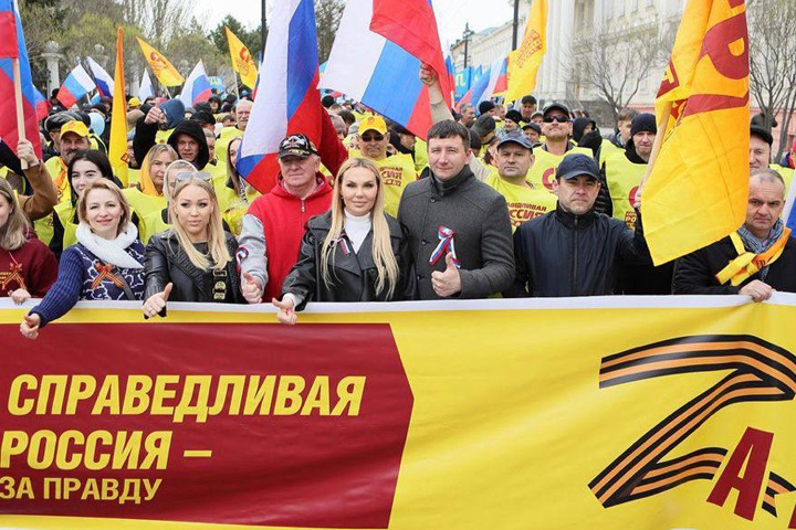 Избранную от «команды губернатора» в горсовет Омска депутатку обвинили в нападении на соседей Избранную от «команды губернатора» в горсовет Омска депутатку обвинили в нападении на соседей