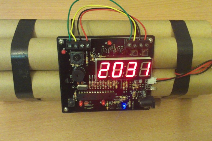 Кондуктор из Читы оставил муляж бомбы в троллейбусе, чтобы не выходить на работу