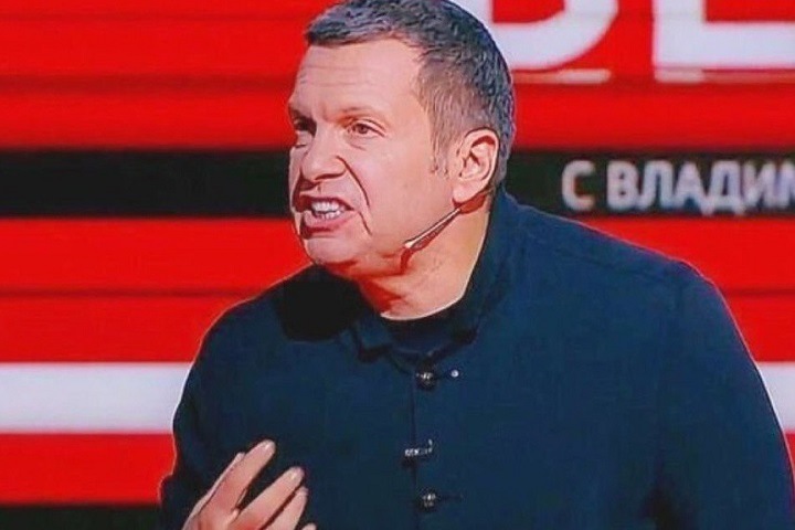 Московский шоумен Соловьёв набросился с оскорблениями на новосибирского журналиста Соколова Московский шоумен Соловьёв набросился с оскорблениями на новосибирского журналиста Соколова