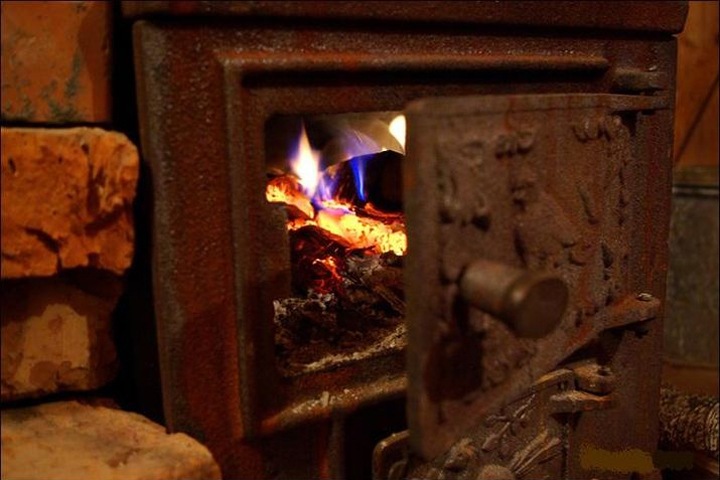 Шесть человек отравились угарным газом в Тогучине