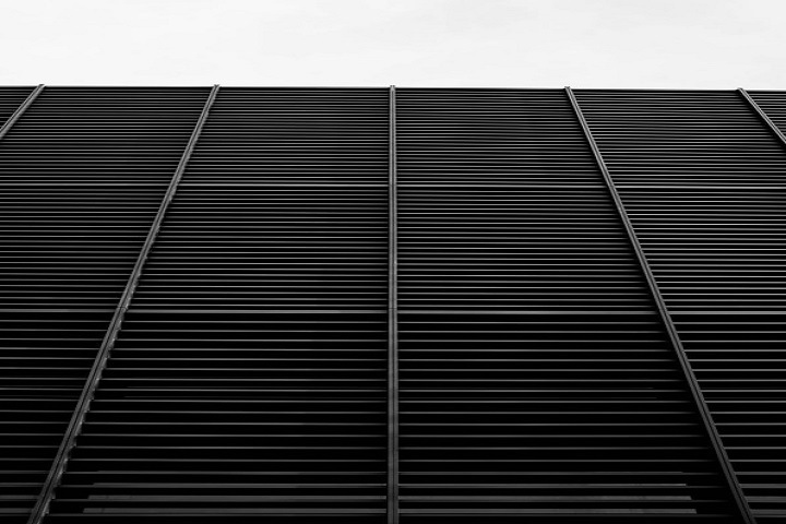 Жалюзийные решётки: притенить, ограничить и украсить