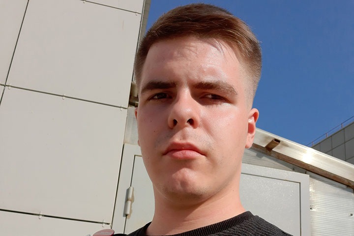 Новосибирский студент рассказал о вызове на «совет по профилактике» из-за поддержки Навального Новосибирский студент рассказал о вызове на «совет по профилактике» из-за поддержки Навального