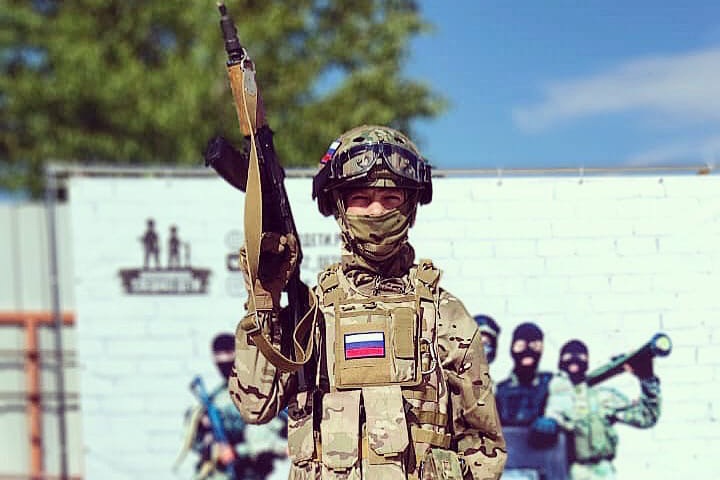 Лагерь с оружием и детьми в форме спецназа закрыли под Томском