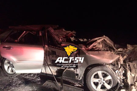 Полицейский из Тогучина погиб в «Лексусе» после столкновения с самосвалом (фото)