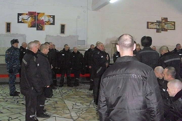 Сотрудники хакасской колонии пошли под суд за смерть заключенного после пыток шокером и дубинкой Сотрудники хакасской колонии пошли под суд за смерть заключенного после пыток шокером и дубинкой