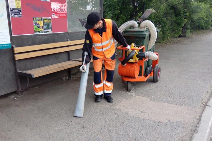 This Russian city wants to get rid of dust with a vacuum cleaner made of dumpsters