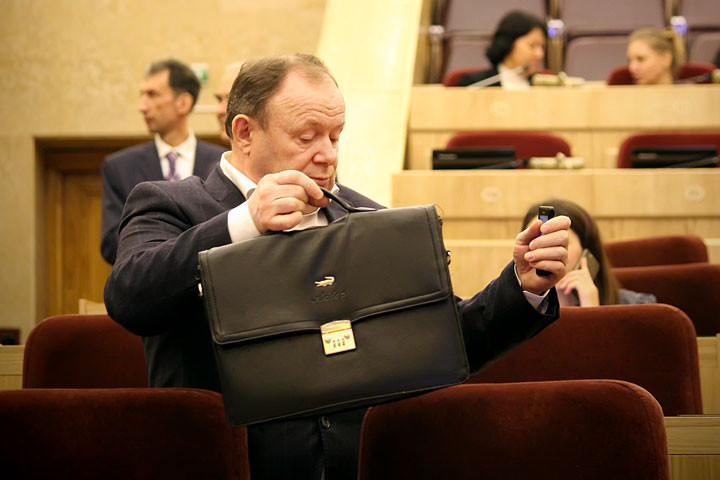 Новосибирские единороссы выдвинули Владимира Лаптева в сенаторы Новосибирские единороссы выдвинули Владимира Лаптева в сенаторы