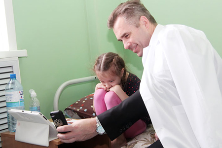 «Трагедия Максима спасла сотни жизней»: Астахов вернулся к «Дантовской» клинике «Трагедия Максима спасла сотни жизней»: Астахов вернулся к «Дантовской» клинике