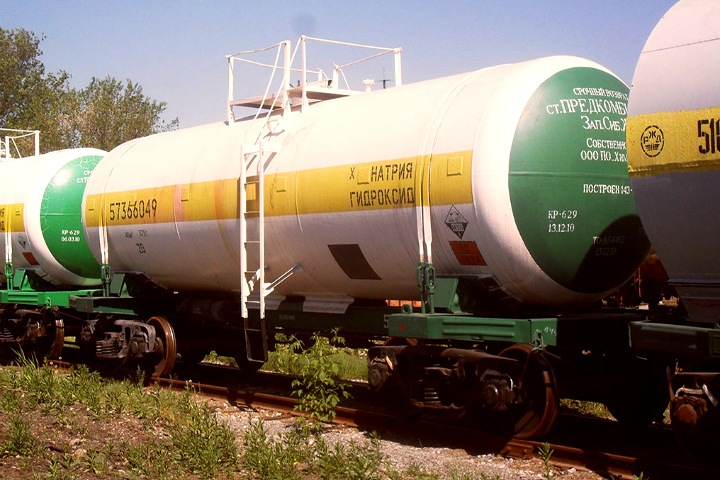 Рабочий погиб на дне цистерны с химикатами в Кузбассе