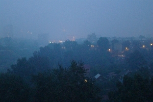 Северный ветер и отсутствие дождей помогают поступлению дыма в Новосибирскую область — МЧС