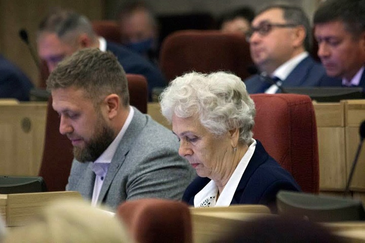 Единственного пенсионера убрали из фракции «Пенсионеров» в новосибирском заксобрании ради Пака Единственного пенсионера убрали из фракции «Пенсионеров» в новосибирском заксобрании ради Пака