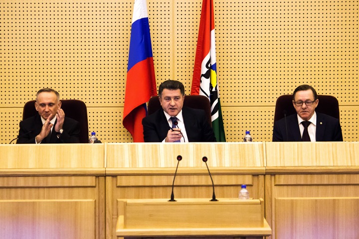 Новосибирский парламент потребовал не повышать долю РФ в топливных акцизах Новосибирский парламент потребовал не повышать долю РФ в топливных акцизах