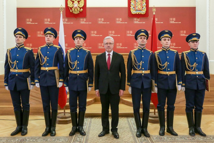 Усс не имеет вида на жительство в Германии: пресс-служба губернатора опровергла слова телеведущего Караулова Усс не имеет вида на жительство в Германии: пресс-служба губернатора опровергла слова телеведущего Караулова